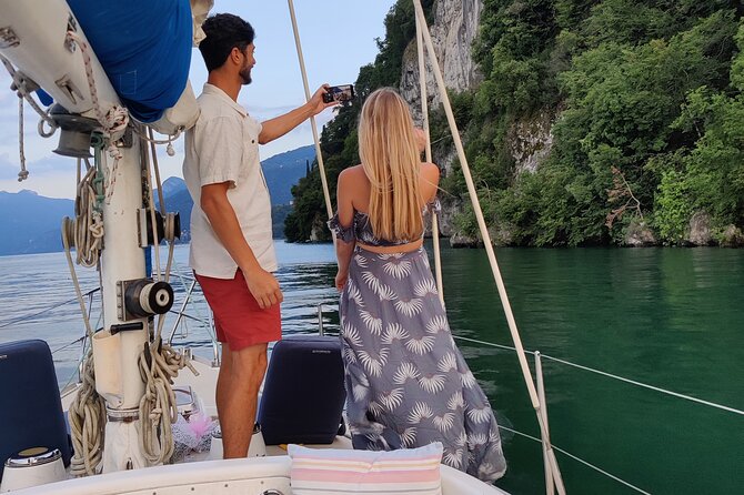 Sunset sailing on lake Como with Private Skipper - Prosecco, Snacks, and the Italian Aperitivo