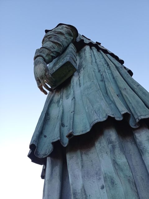 Terrace Statue / Terrace Statue of San Carlo - Key Points at a Glance