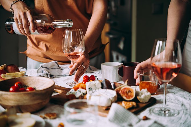 The art of the Italian Aperitivo with a local: Learn & Enjoy in Milan - Arriving at a Cesarine home at 6 pm