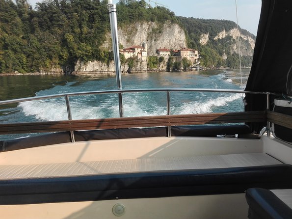 The magic of a private boat tour around the Borromean islands - Seeing Borromeo Palace from the lake