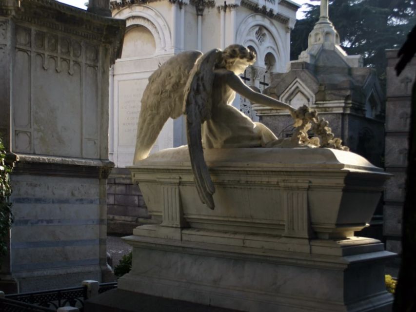 The Monumental Cemetery of Milan: Discover the Unexpected - What the guide adds to the experience