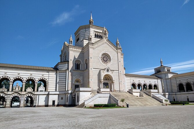 The Monumental Cemetery of Milan guided experience - The mood, the weather, and the right audience