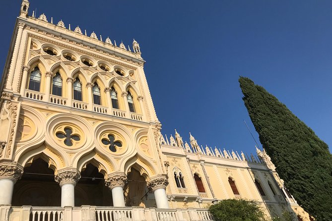 Tour in barca da Sirmione all'Isola del Garda - The islands and Villa Borghese