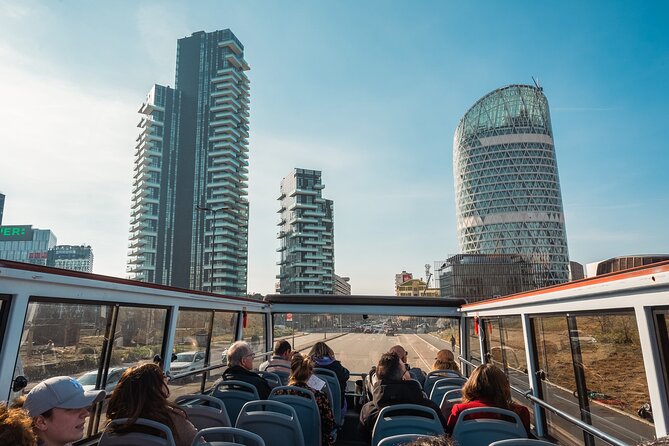 Tour of Milan by open bus, valid for 3 days - Reaching the Navigli canals