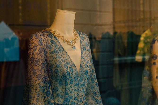 Treasures of Milan: Fashion and Design Private Tour - Via Manzoni: fashion in an elegant city setting