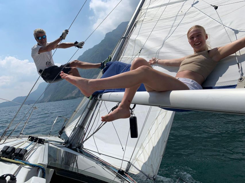 Valmadrera: Lake Como Sailing Trip with Prosecco and Snacks - Quick points before you book