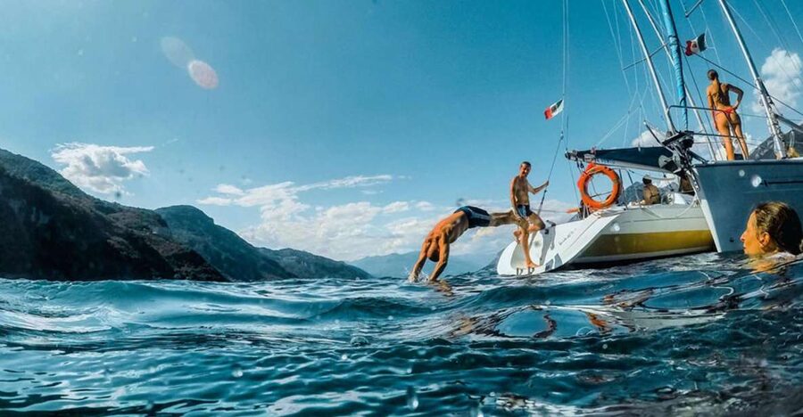 Valmadrera: Lake Como Sailing Trip with Prosecco and Snacks - Practical details that can save you trouble
