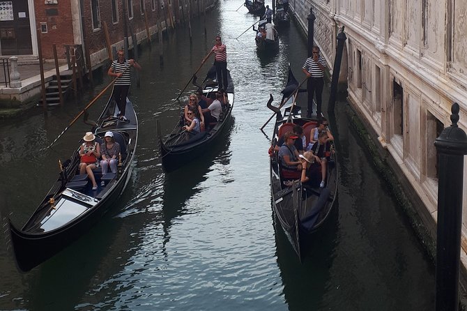 Venice Full Day tour from Milan by high speed train. Small Group - The Bridge of Sighs and the guided walk