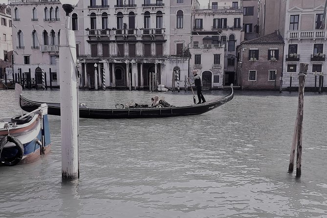 Venice Full Day tour from Milan by high speed train. Small Group - Free time for lunch and a gondola ride