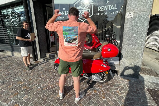Vespa tour adventure on the lake - Starting in Como at Viale Geno