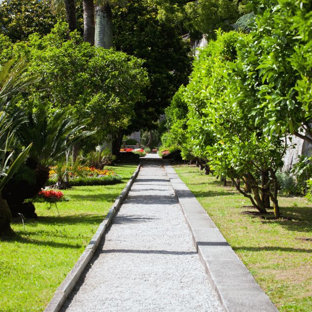 Villa Monastero in Varenna with aperitif - Using the Seven-Language Audio Guide