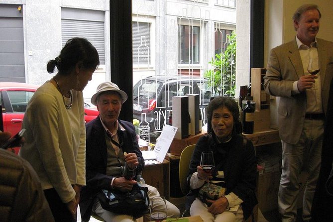 Wine Class and Tasting in Milan - Semi Private tour - Why the group limit of 10 matters
